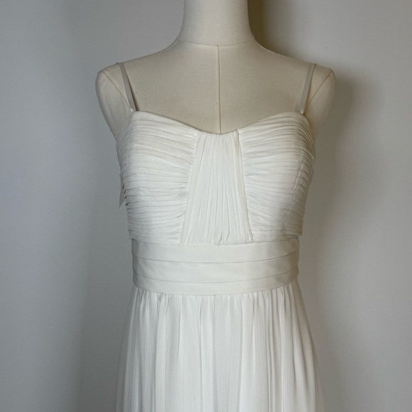 Cinderella Design White Sleeveless Sweetheart Gown Size Medium - Picture 3 of 13